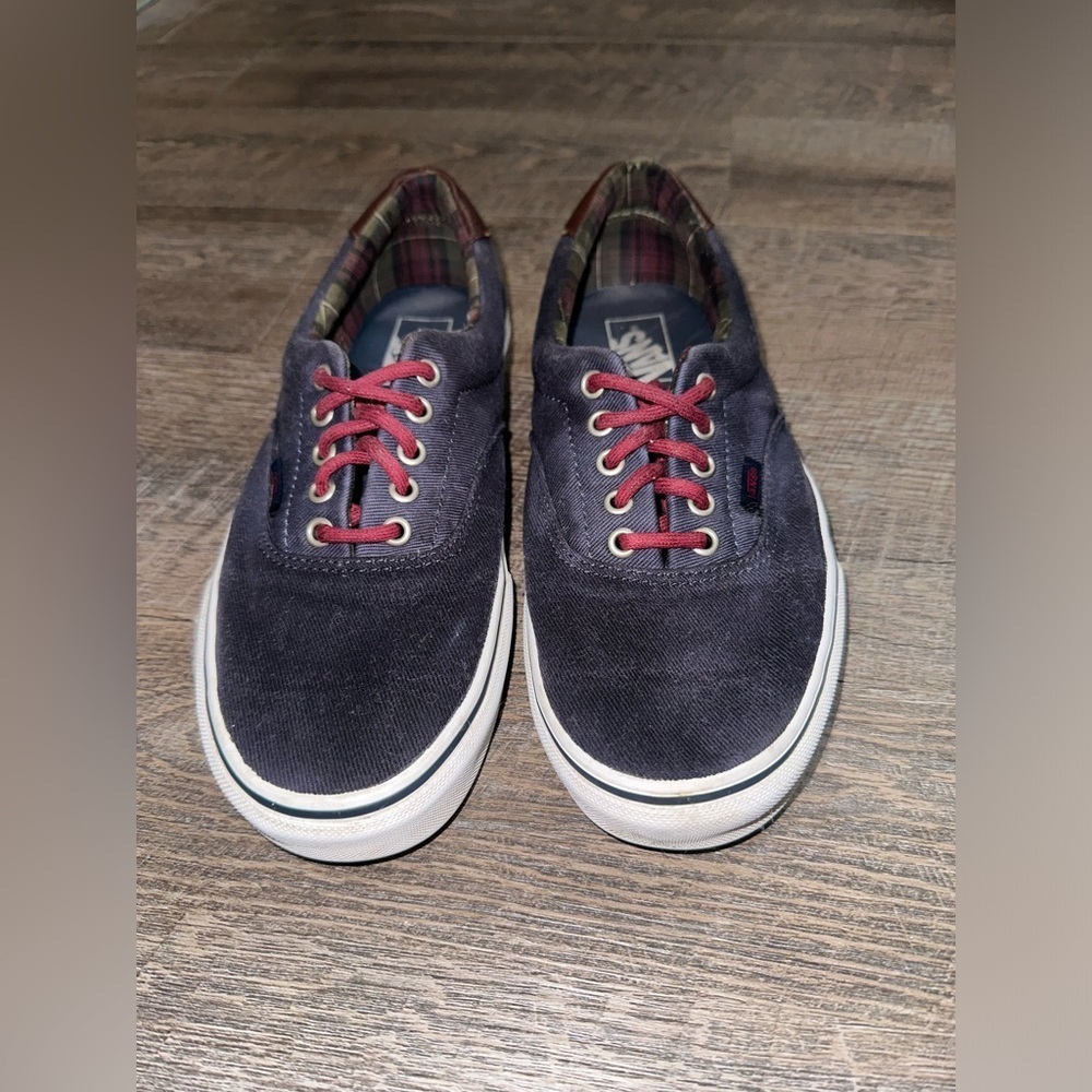 Men’s navy and maroon vans size 9
